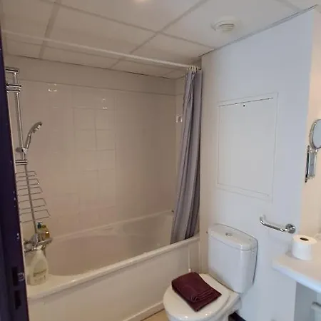 Studio Confortable Au Centre De Apartment